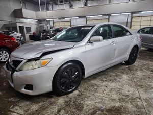 Toyota Camry BASE 2.5L 4 2010