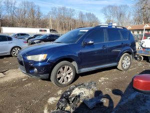 Mitsubishi Outlander SE 2.4L 4 2011