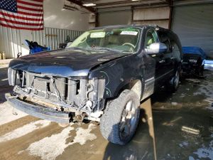 Chevrolet Suburban C1500 LTZ 5.3L 8 2012