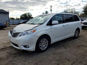 Toyota Sienna XLE 3.5L 6 2015
