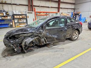 Ford Focus SE 2.0L 4 2014