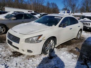 Nissan Maxima S 3.5L 6 2010