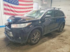 Toyota Highlander SE 3.5L 6 2017