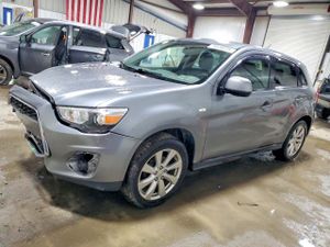Mitsubishi Outlander ES 2.0L 4 2015