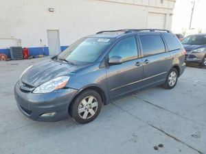 Toyota Sienna XLE 3.5L 6 2010