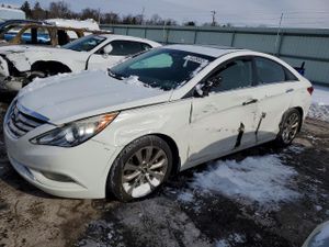 Hyundai Sonata SE 2.4L 4 2013