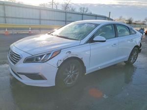 Hyundai Sonata SE 2.4L 4 2015