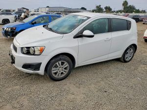 Chevrolet Aveo (Sonic) LT 1.8L 4 2015