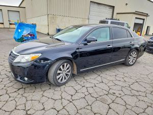 Toyota Avalon BASE 3.5L 6 2011