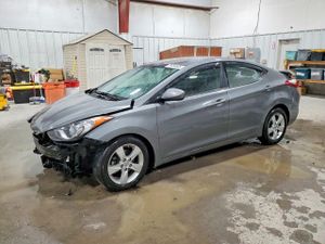Hyundai Elantra GLS 1.8L 4 2013