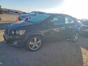 Chevrolet Aveo (Sonic) LTZ 1.8L 4 2014