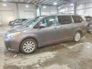Toyota Sienna XLE 3.5L 6 2013