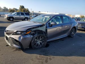 Toyota Camry SE 2.5L 4 2022