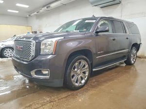GMC Yukon DENALI 6.2L 8 2015