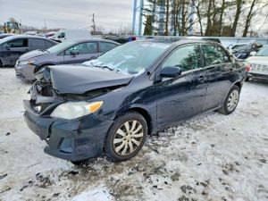 Toyota Corolla BASE 1.8L 4 2013