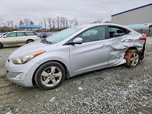 Hyundai Elantra GLS 1.8L 4 2013