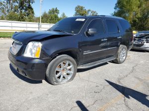 GMC Yukon DENALI 6.2L 8 2012