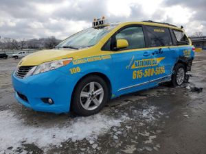 Toyota Sienna XLE 3.5L 6 2013