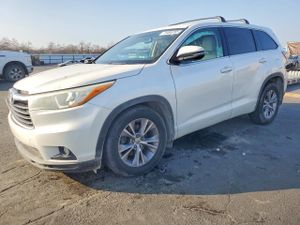 Toyota Highlander LE 3.5L 6 2015