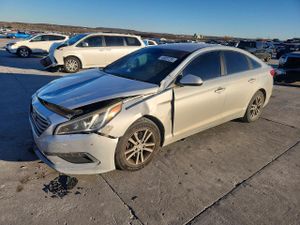 Hyundai Sonata SE 2.4L 4 2015