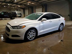 Ford Fusion SE 2.5L 4 2013