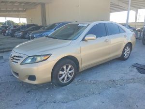 Toyota Camry BASE 2.5L 4 2011
