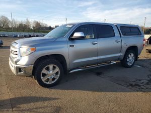 Toyota Tundra CREWMAX 1794 5.7L 8 2015