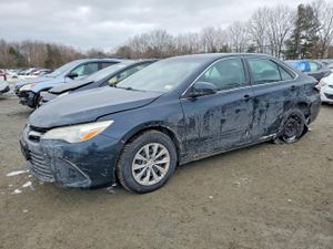 Toyota Camry LE 2.5L 4 2015