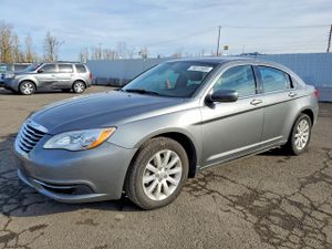 Chrysler 200 TOURING 2.4L 4 2013