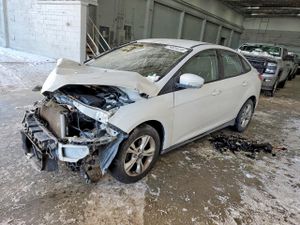 Ford Focus SE 2.0L 4 2013