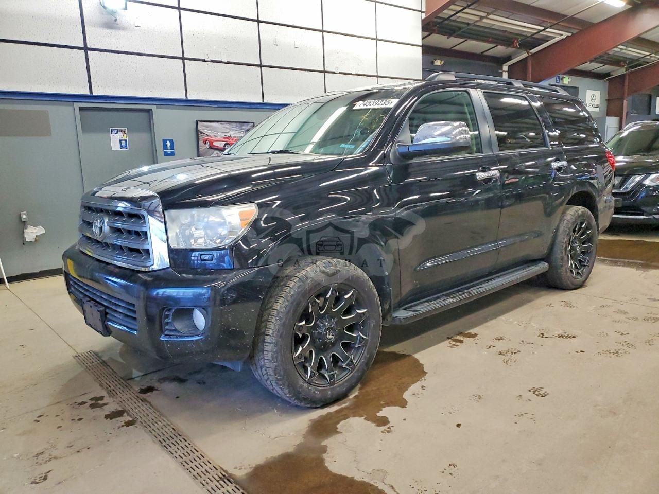 Toyota Sequoia LIMITED 5.7L 8 2013