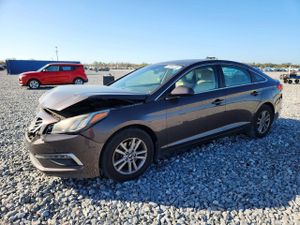 Hyundai Sonata SE 2.4L 4 2015