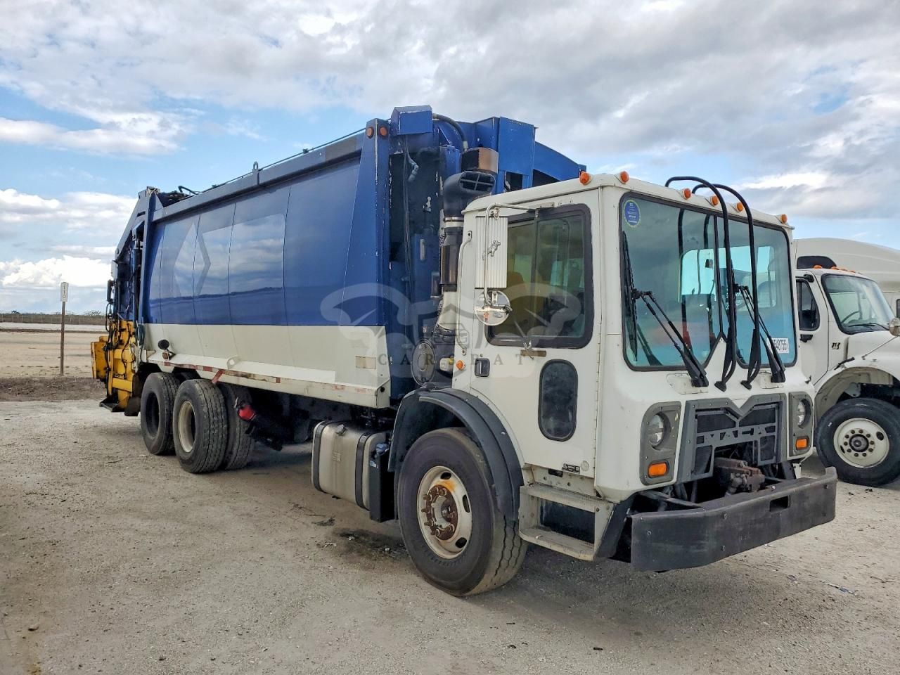 Mack 600 MRU600 10.8L 6 2011