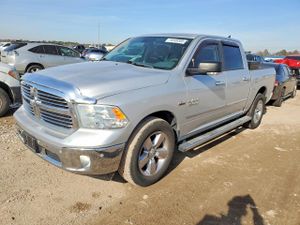RAM 1500 SLT 5.7L 8 2015