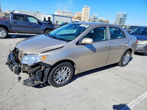 Toyota Corolla BASE 1.8L 4 2010