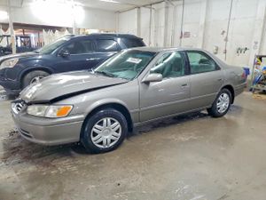 Toyota Camry LE 3.0L 6 2001