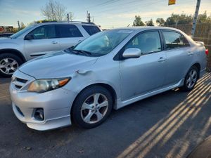 Toyota Corolla BASE 1.8L 4 2013