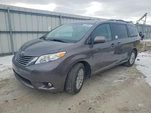 Toyota Sienna XLE 3.5L 6 2012
