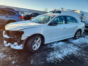 Volkswagen Passat S 1.8L 4 2014
