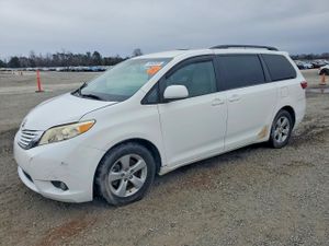 Toyota Sienna LE 3.5L 6 2015
