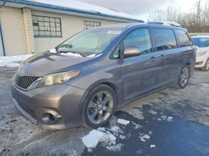 Toyota Sienna SPORT 3.5L 6 2011