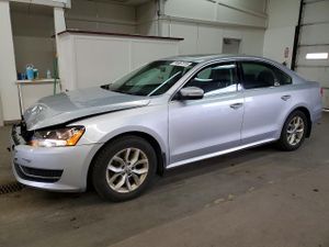 Volkswagen Passat SE 2 L 4 2015