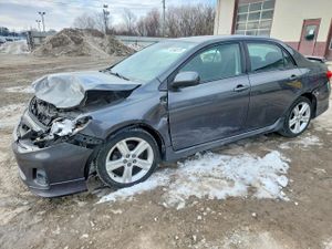 Toyota Corolla BASE 1.8L 4 2013