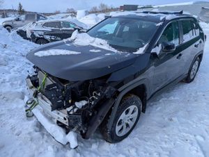 Toyota Rav4 LE 2.5L 4 2021
