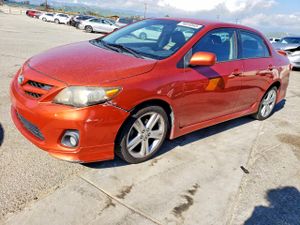 Toyota Corolla BASE 1.8L 4 2013