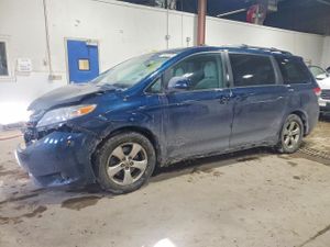 Toyota Sienna LE 3.5L 6 2012
