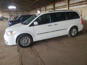 Chrysler Town & Country LIMITED 3.6L 6 2015