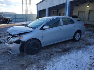 Toyota Corolla BASE 1.8L 4 2013