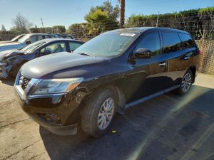 Nissan Pathfinder S 3.5L 6 2014