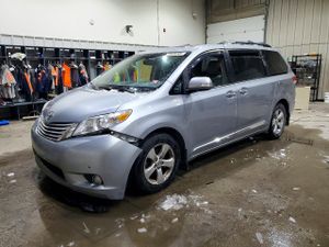 Toyota Sienna XLE 3.5L 6 2014